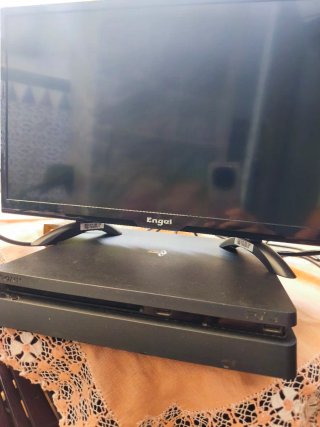 Consola PS4 + Mando + TV