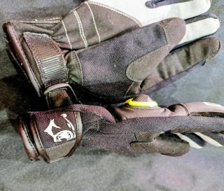Chaqueta Moto Negra y Roja Talla 5XL.. Guantes par