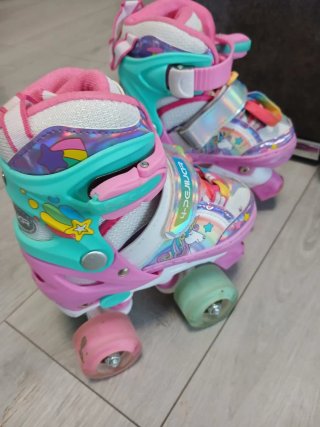 Patines infantiles con luces y unicornios