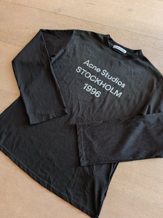 Acne Studios Camiseta Manga Larga Negra Talla M