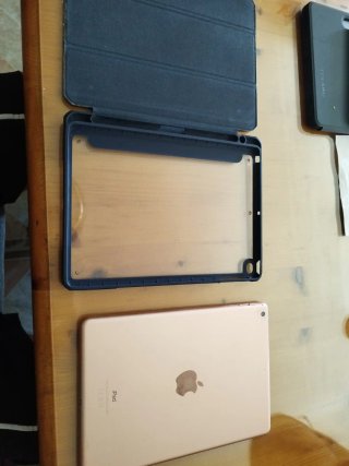 iPad 6ª Gen Blanco y rosa