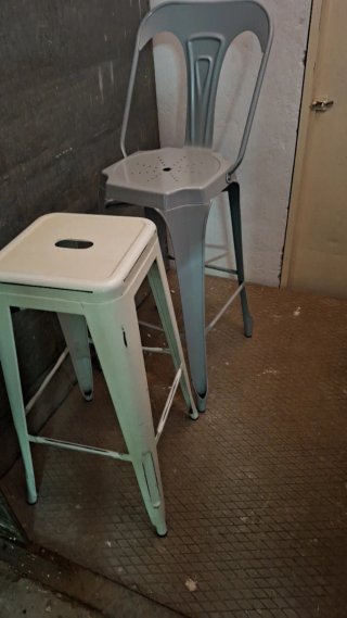 4 Taburetes Metálicos