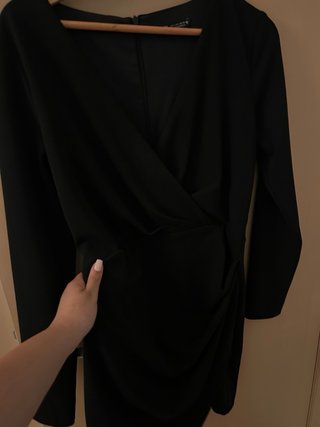 Vestido negro Zara manga larga