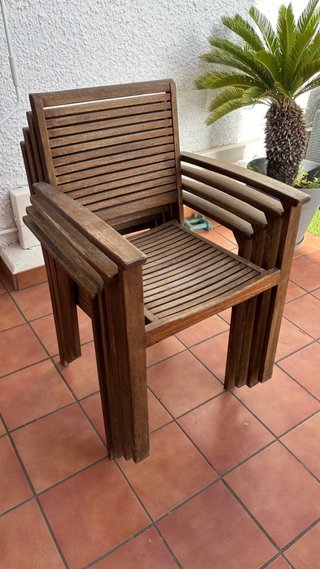 4 Sillas de Madera exterior Fuertes