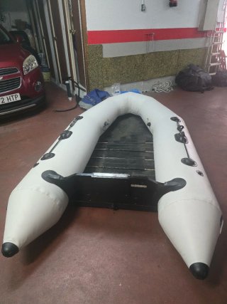 Barca neumatica tipo zodiac motor Mercury 3,5 cv