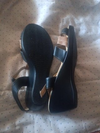 Sandalias Tiras Negras y Marrones