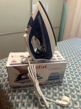 Plancha Vapor para ropa Tefal Virtuo 1800W