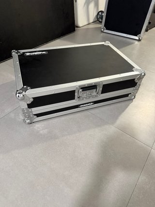 PIONEER DDJ 800 + Flightcase Magma como nuevo