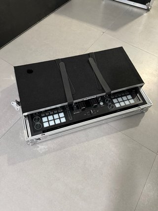 PIONEER DDJ 800 + Flightcase Magma como nuevo