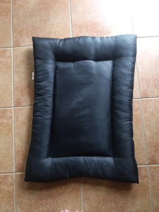 Cama para gato con estampado espacial