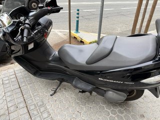 Maxi scooter Suzuki Burgman 400