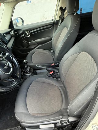 MINI One 2016 pegatina C de la DGT