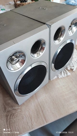 Pareja Altavoces Sanyo Plata y Negro