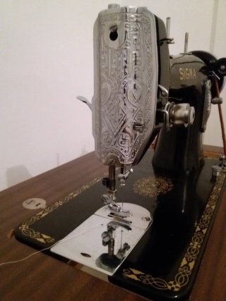 Máquina de coser Sigma años 60.