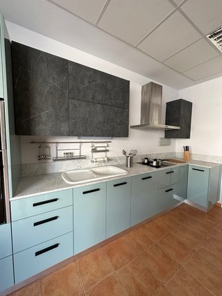 Cocina modular azul y gris