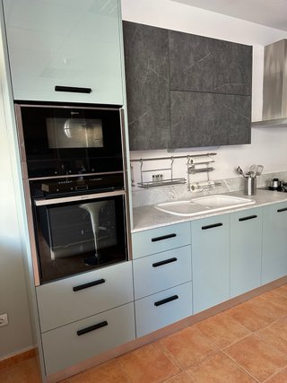 Cocina modular azul y gris