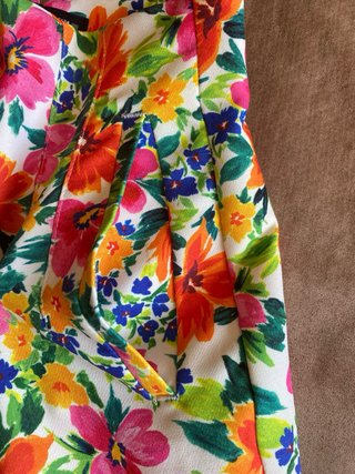 Pantalón tobillero Zara floral XS