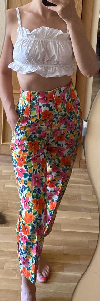 Pantalón tobillero Zara floral XS