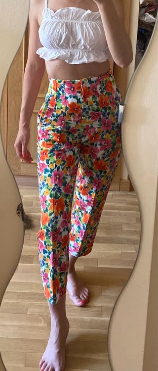 Pantalón tobillero Zara floral XS