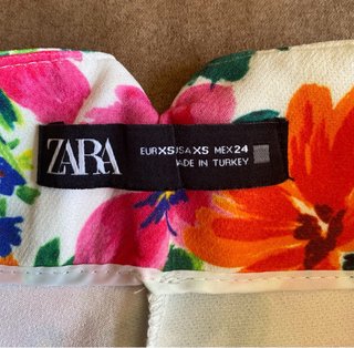Pantalón tobillero Zara floral XS