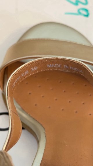 Sandalias Geox doradas talla 39