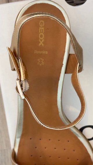 Sandalias Geox doradas talla 39