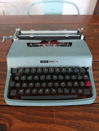 Máquina de escribir Olivetti Lettera 32 Antigua