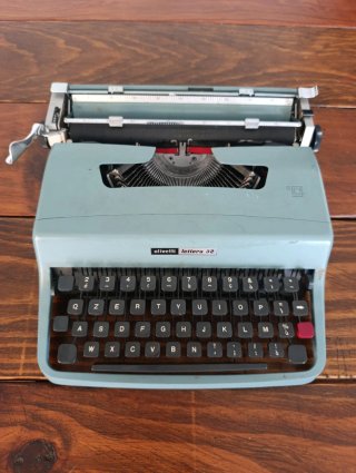 Máquina de escribir Olivetti Lettera 32 Antigua