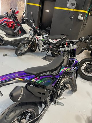 Rieju MRT 50 SM Trophy Negra/Morada