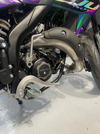 Rieju MRT 50 SM Trophy Negra/Morada