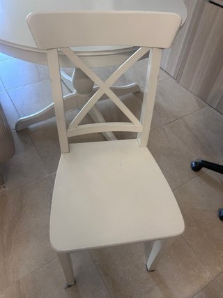 Mesa redonda extensible blanca+4 sillas