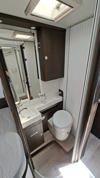 AUTOCARAVANA 5 plazas Benimar Tessoro 463 up 2022