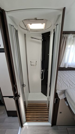 AUTOCARAVANA 5 plazas Benimar Tessoro 463 up 2022