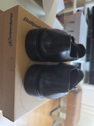 Zapatos de vestir negros con doble hebilla
