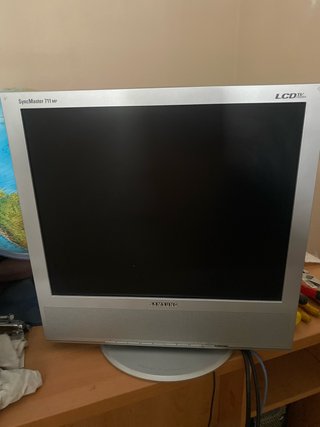 Samsung SyncMaster 711MP LCD TV Monitor