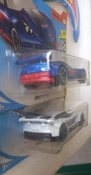 Conjunto 2 Hot Wheels Corvette C7.R