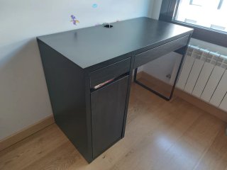 Escritorio IKEA MICKE Negro/Marrón