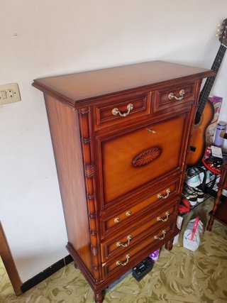 Conjunto dormitorio: cama, colchón y muebles