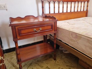 Conjunto dormitorio: cama, colchón y muebles