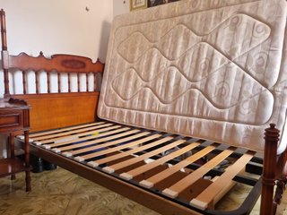 Conjunto dormitorio: cama, colchón y muebles