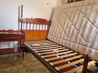 Conjunto dormitorio: cama, colchón y muebles