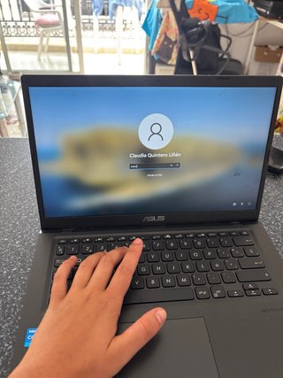 ASUS VivoBook 14 i5 11ª Gen 8GB RAM