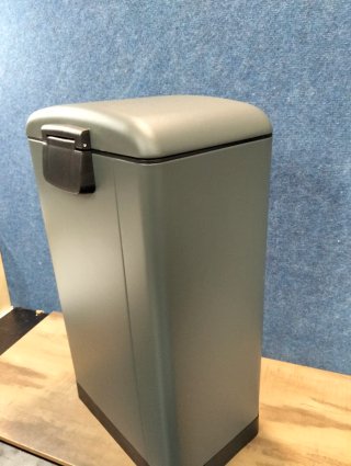 Cubo de Basura SONGMICS 30L Gris Verdoso Pedal