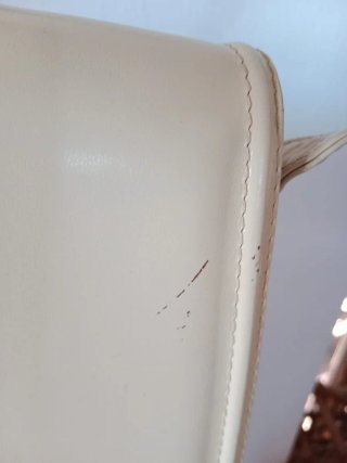 Borsa vintage bianca con dettagli oro