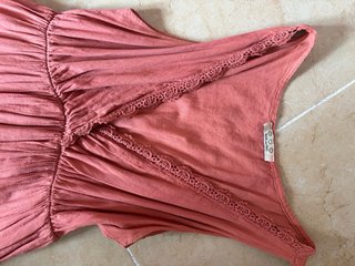 Vestido largo coral escote pico