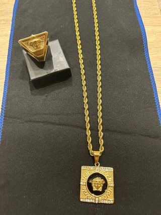 Chapado en oro real 18k Versace Anillo y Collar