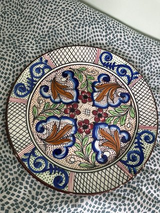 Set di due antichi piatti decorativi
