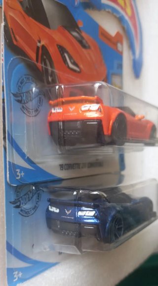 Conjunto 2 Hot Wheels 19 Corvette ZR1 Convertible