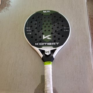Pala de pádel Kombat Krakator Manu Martin