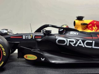 Bburago F1 Max Verstappen RB19 Red Bull 1:18